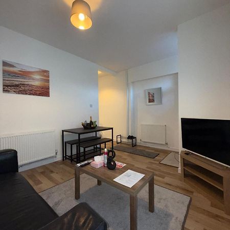 Charming 3-Bedroom House Cardiff Esterno foto