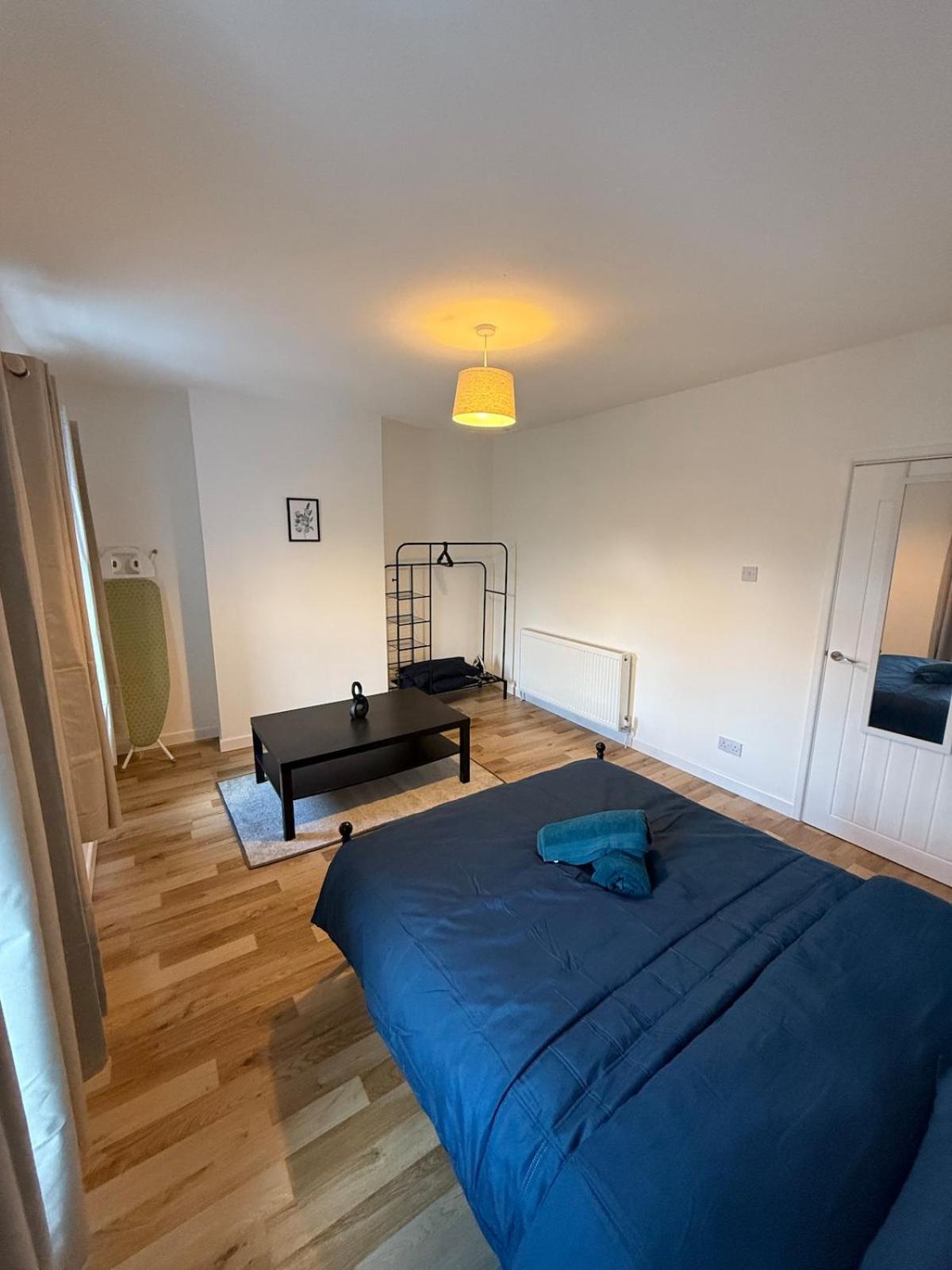 Charming 3-Bedroom House Cardiff Esterno foto