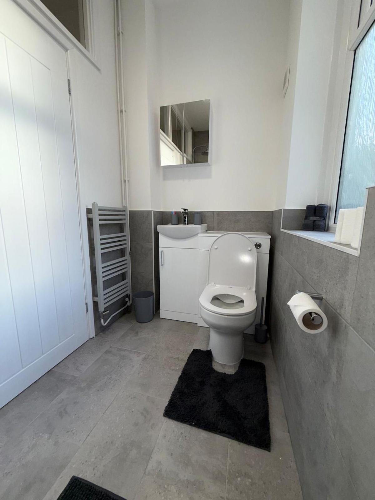 Charming 3-Bedroom House Cardiff Esterno foto