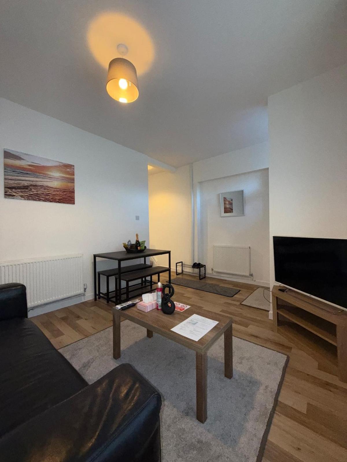 Charming 3-Bedroom House Cardiff Esterno foto
